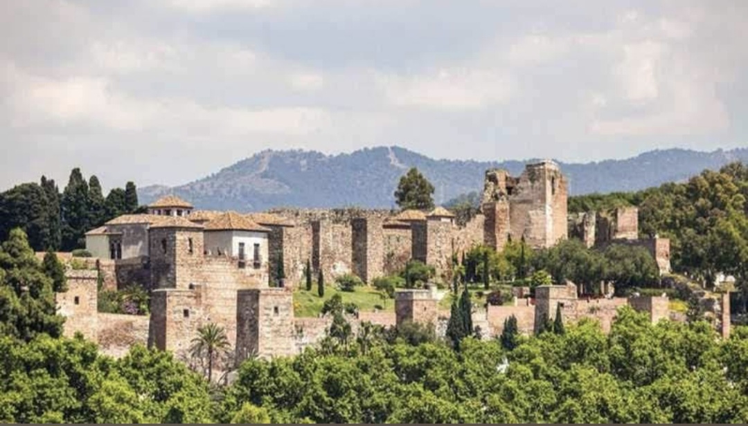 Alcazaba — Miradores y arte | Playas al atardecer, Málaga, Andalucía