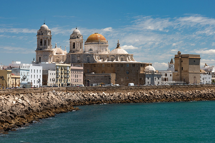 Catedral de Cádiz — Traslado a Huelva | Marismas y primera playa, Cádiz, Andalucía