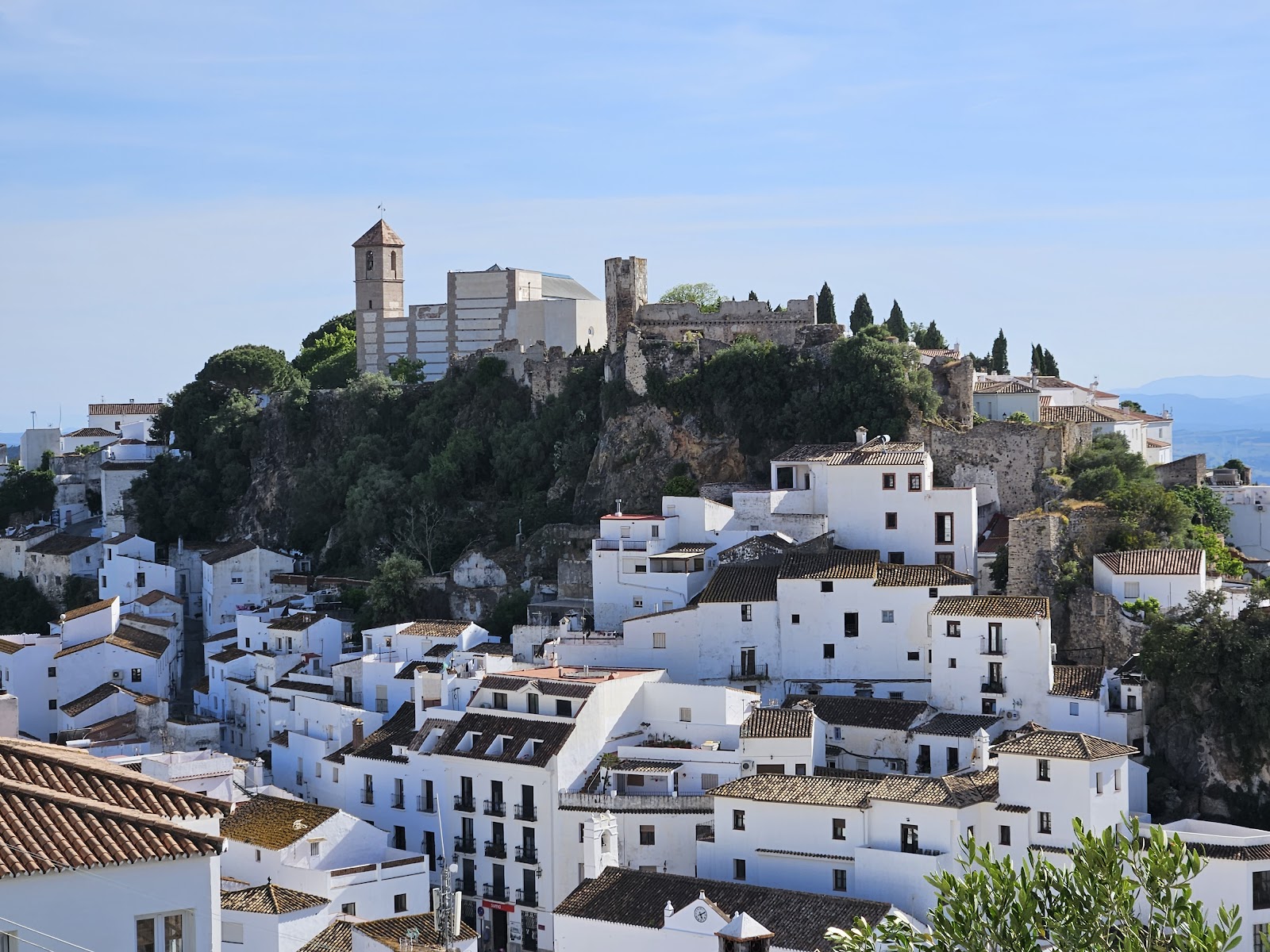 Ruinas del Castillo de Casares — Casares | Pueblo blanco y costa, Casares, Andalucía
