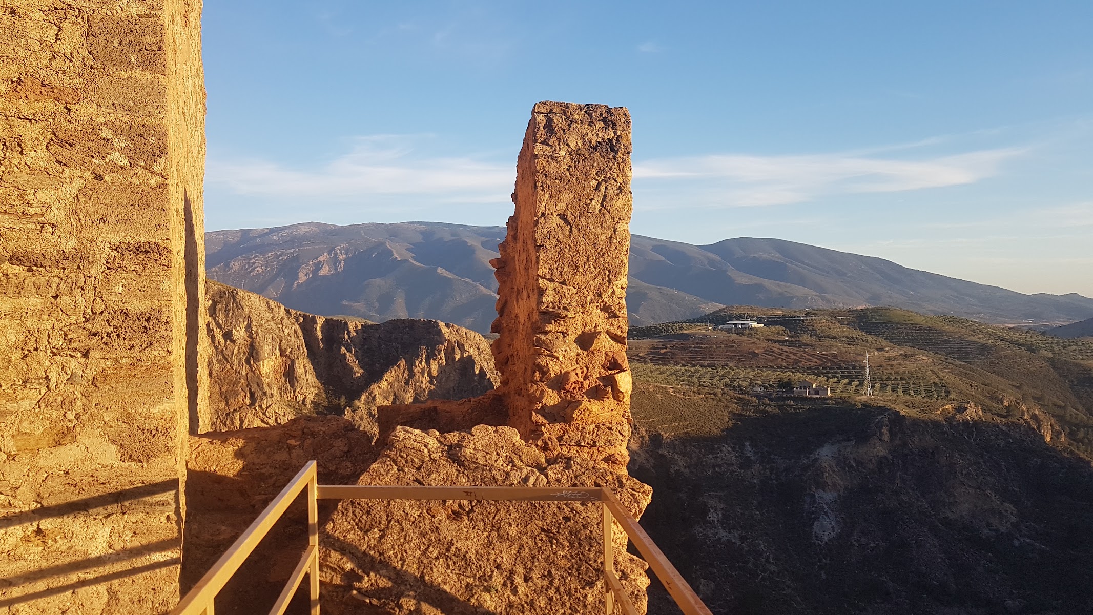 Castillo de Lanjarón — Lanjarón | Aguas termales y sabor local, Lanjarón, Andalucía