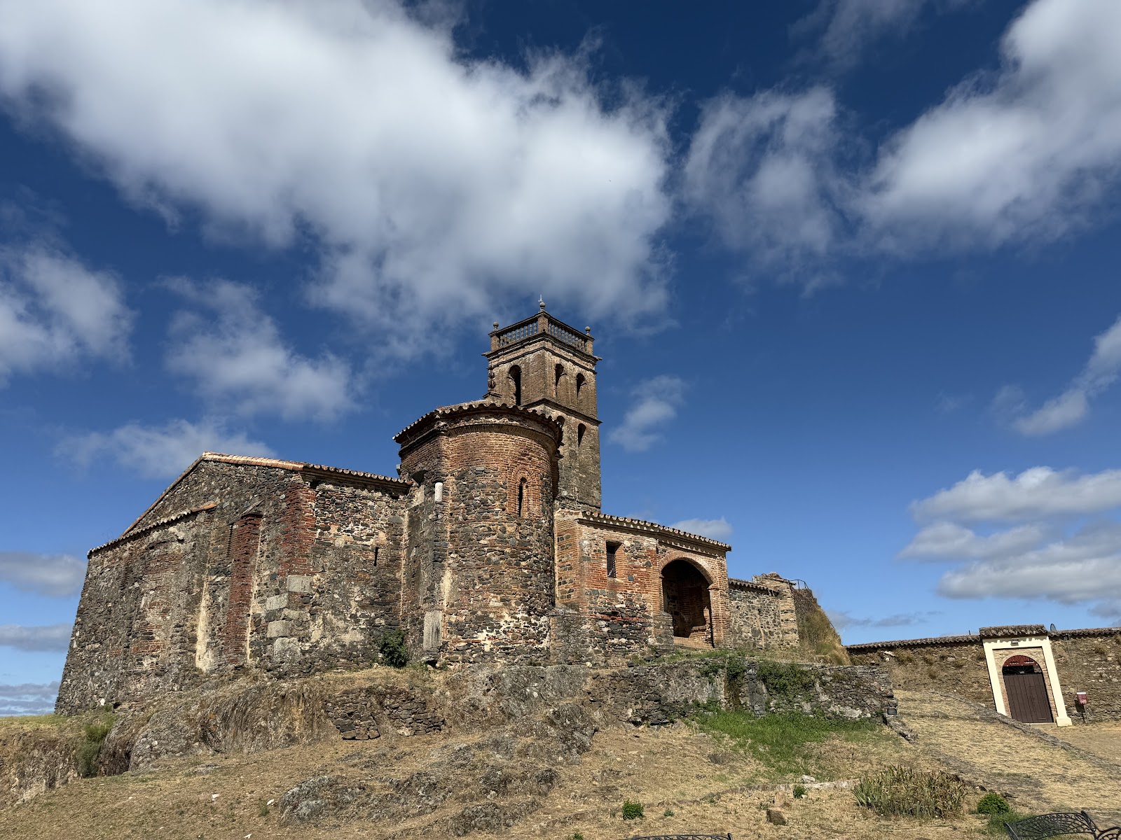 Castillo-Mezquita de Almonaster la Real — Rumbo a Doñana | Almonte y su entorno, Almonaster la Real, Andalucía