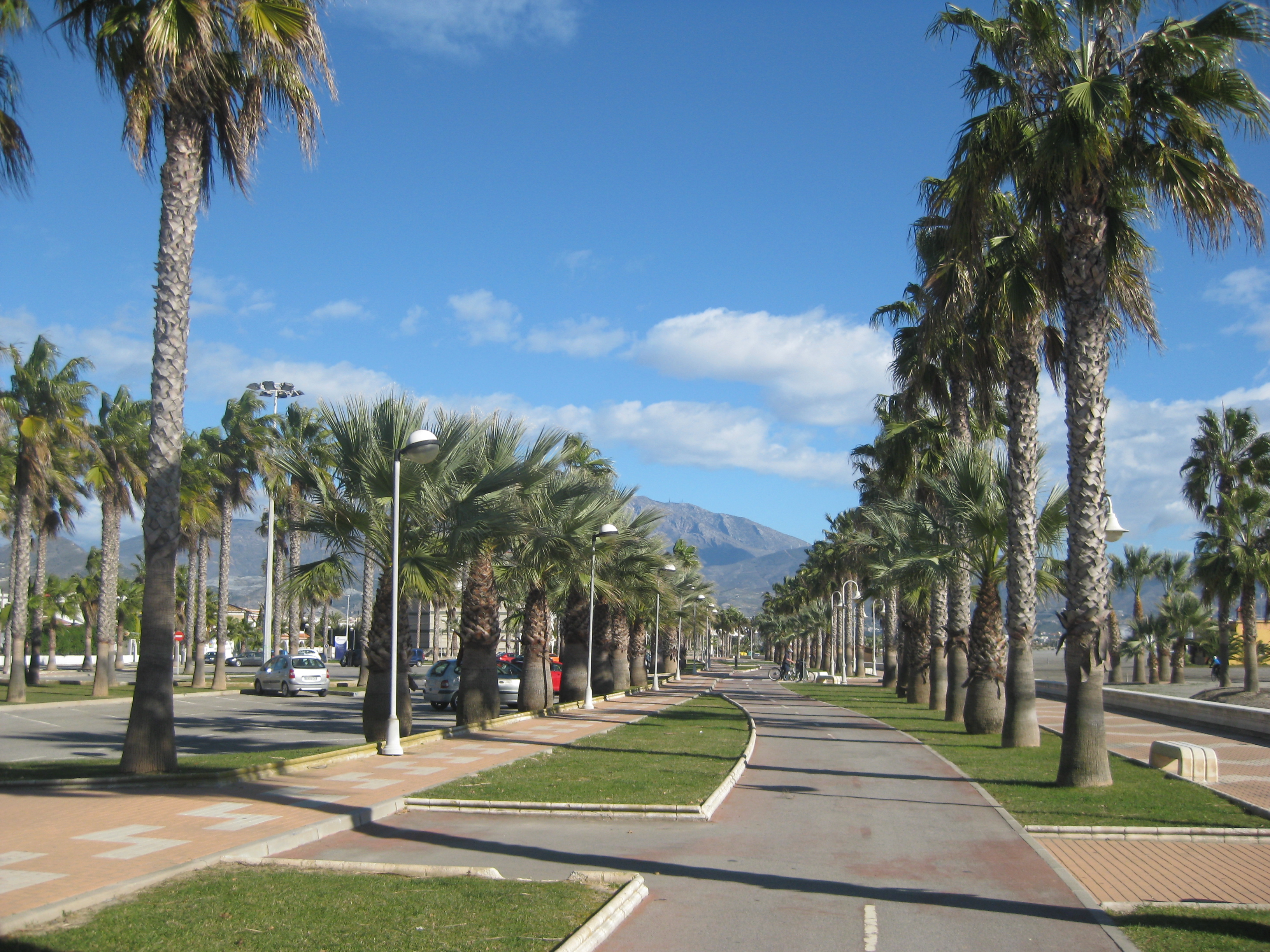 Playa Granada. Playa Granada es una localidad y pedanía española perteneciente al municipio de Motril, en la provincia de Granada, comunidad autónoma de Andalucía. Está situada en la parte central de la comarca de la Costa Granadina. Cerca de esta localidad…